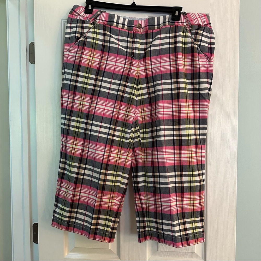18P pink and black plaid capris with elastic inside waistband